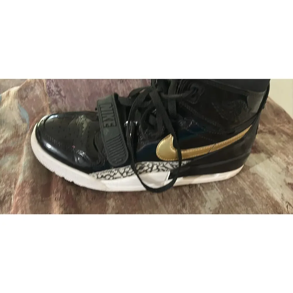 Jordan Legacy 312 Black & Gold Patent Men’s Sz9